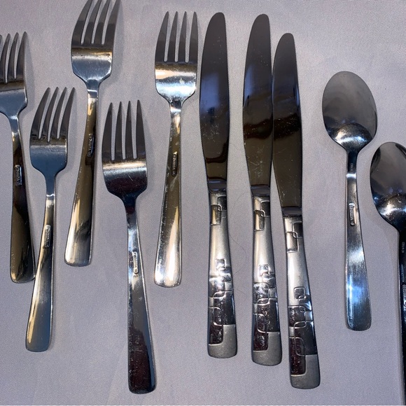 Oneida Quadratic Stainless Steel Flatware Cutlery 11 Pieces Partial Set - Picture 5 of 10